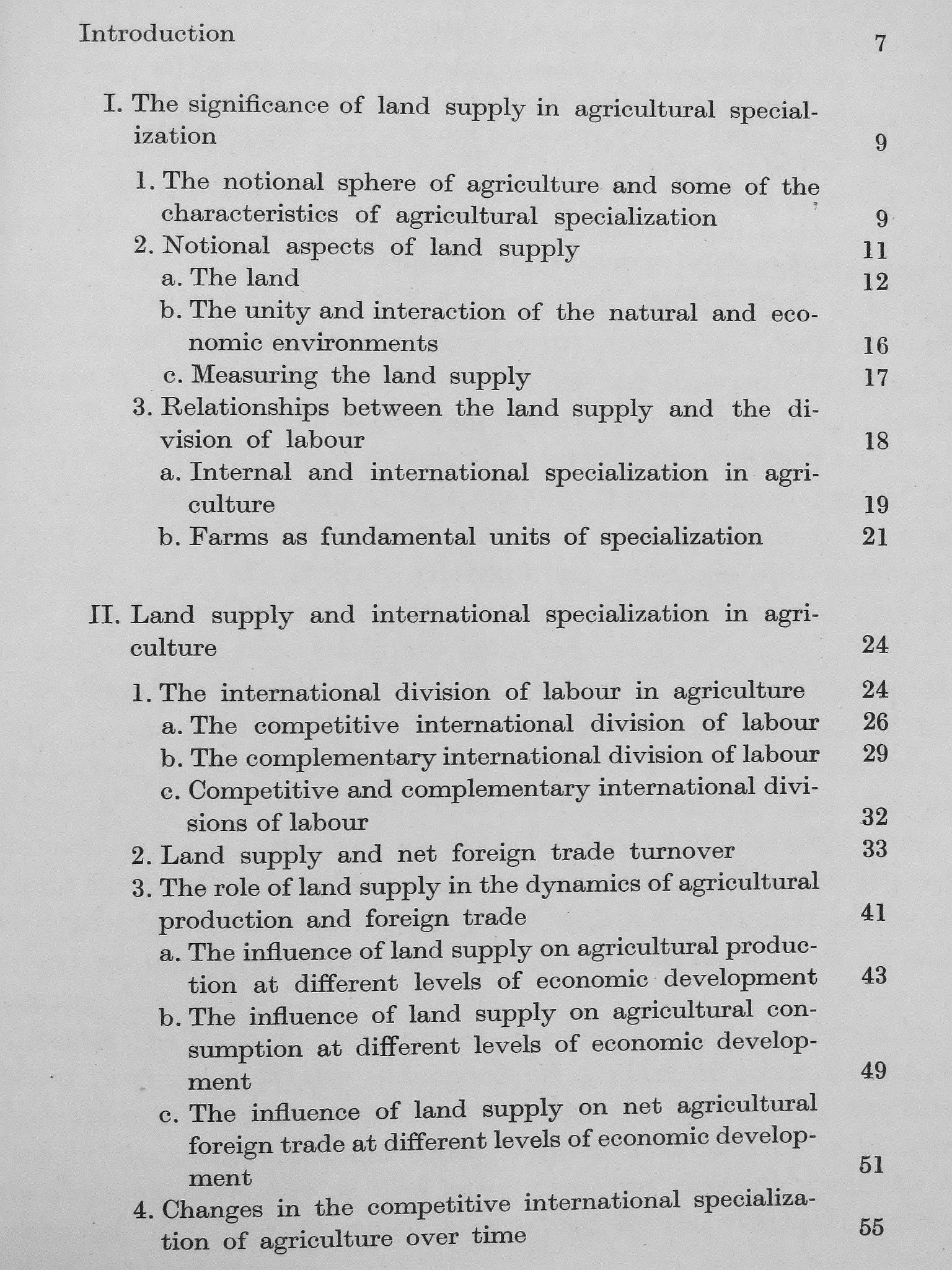Csáki Norbert - Land Supply and International Specialization in Agriculture [antikvár]