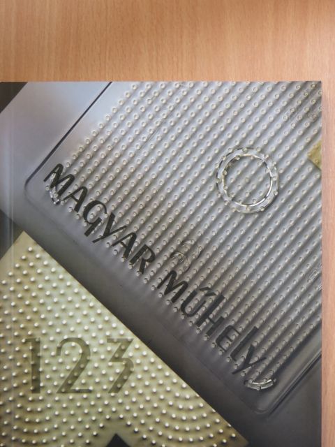 Bryan Sentes - Magyar Műhely 2002/4. [antikvár]