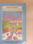 Mary Wesley - The Camomile Lawn [antikvár]