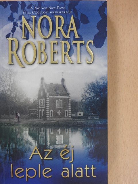 Nora Roberts - Az éj leple alatt [antikvár]