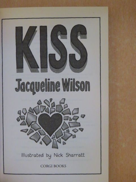 Jacqueline Wilson - Kiss [antikvár]