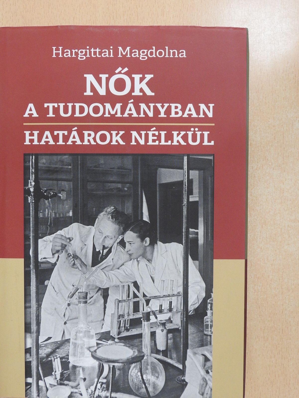 Hargittai Magdolna - Nők a tudományban határok nélkül (dedikált példány) [antikvár]