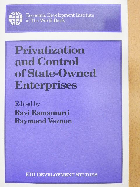 Leroy P. Jones - Privatization and Control of State-Owned Enterprises [antikvár]