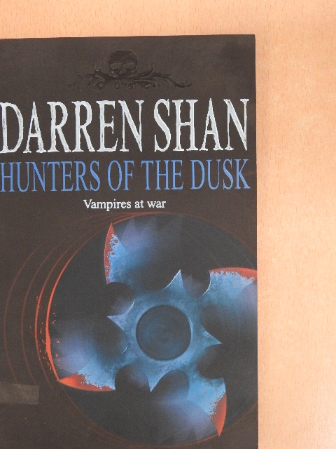 Darren Shan - Hunters of the Dusk [antikvár]