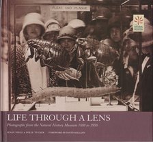 Snell, Susan, Tucker, Polly - Life Through A Lens [antikvár]