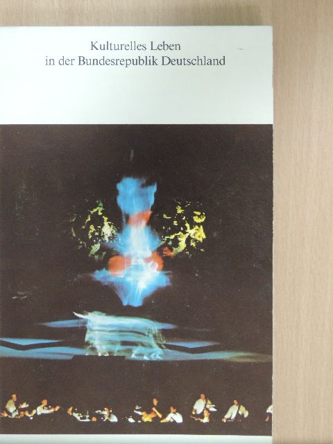 Kulturelles Leben in der Bundesrepublik Deutschland [antikvár]