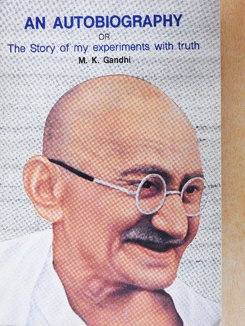 M. K. Gandhi - An Autobiography [antikvár]