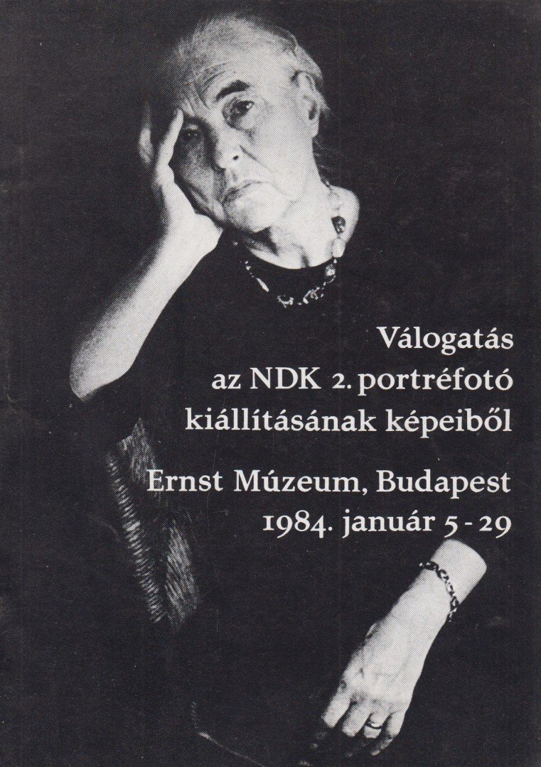 Válogatás az NDK 2. portréfotó kiállításának képeiből [antikvár]
