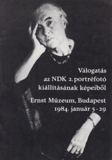 Válogatás az NDK 2. portréfotó kiállításának képeiből [antikvár]
