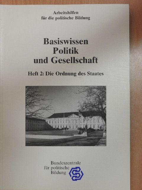 Johannes K. Rücker - Basiswissen Politik und Gesellschaft 2. [antikvár]