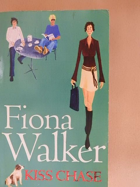 Fiona Walker - Kiss Chase [antikvár]