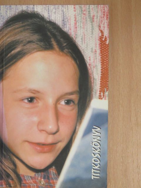 Miklya Luzsányi Mónika - Titkoskönyv [antikvár]