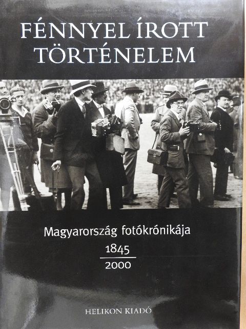 Baji Etelka - Fénnyel írott történelem [antikvár]
