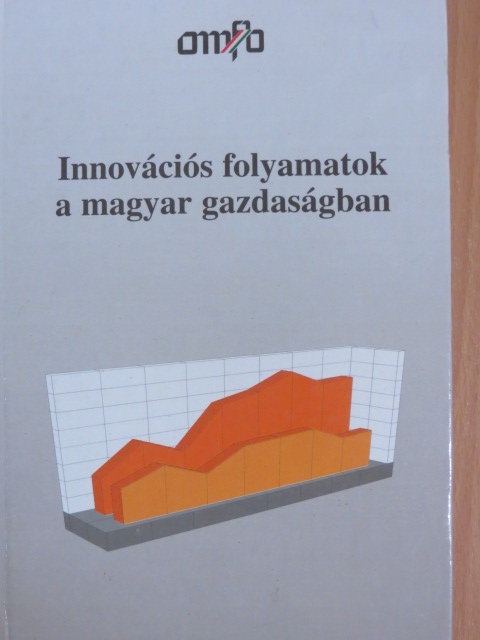 Tamás Pál - Innovációs folyamatok a magyar gazdaságban - Floppyval [antikvár]