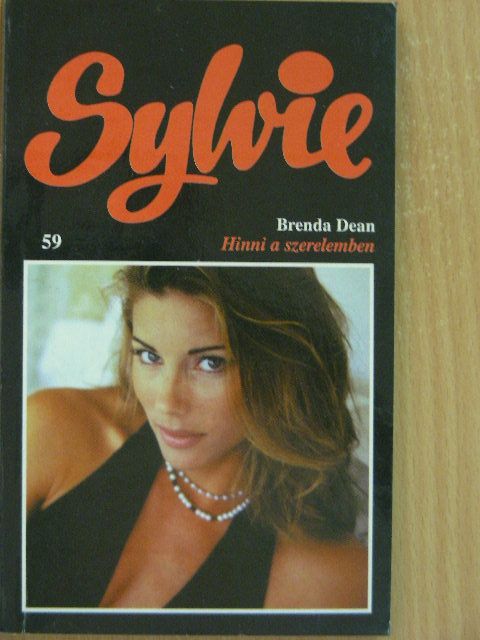 Brenda Dean - Hinni a szerelemben [antikvár]