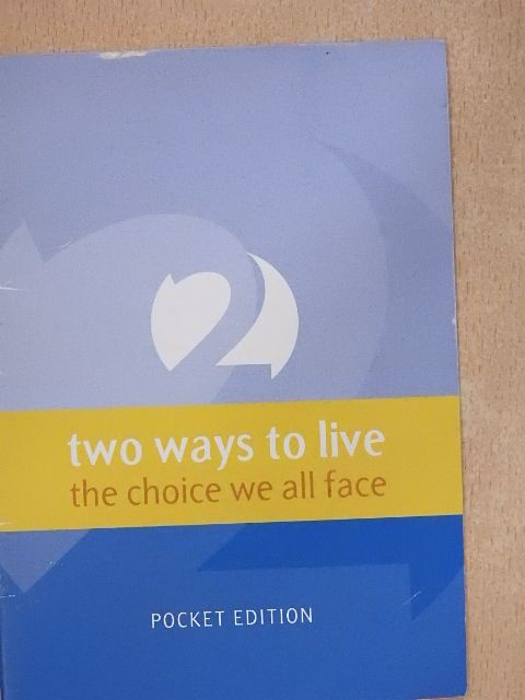Philip D. Jensen - Two ways to live [antikvár]