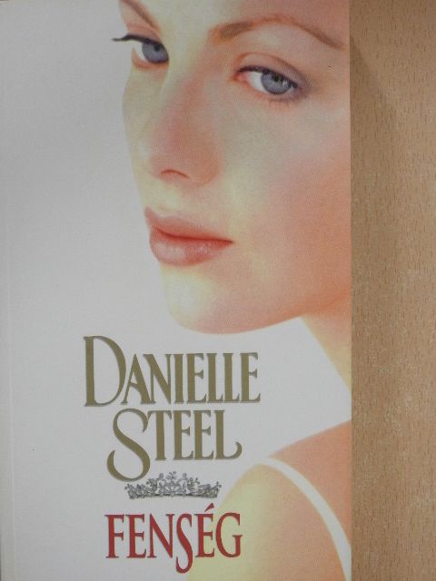 Danielle Steel - Fenség [antikvár]