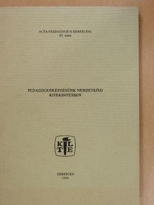 Boros Dezső - Pedagógusképzésünk nemzetközi kitekintésben [antikvár]