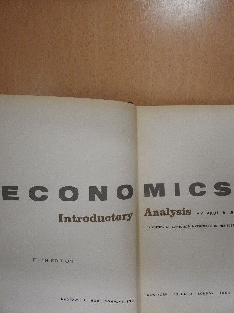 Paul A. Samuelson - Economics [antikvár]