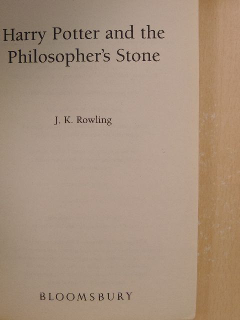 J. K. Rowling - Harry Potter and the Philosopher's Stone [antikvár]