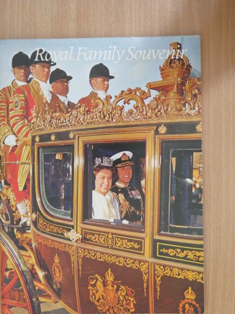 Royal Family Souvenir [antikvár]