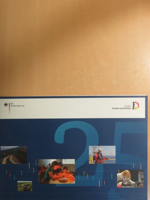 25 Jahre Freiheit und Einheit [antikvár]