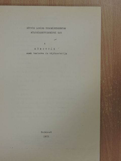 A könyvtár szak tanterve és tájékoztatója [antikvár]