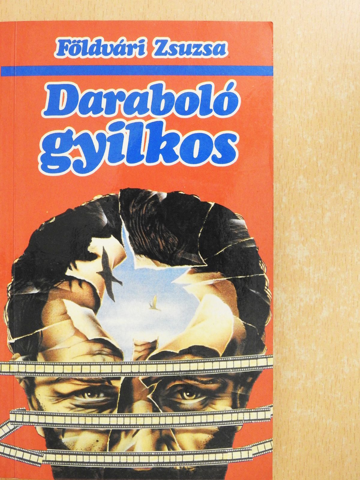 Földvári Zsuzsa - Daraboló gyilkos (dedikált példány) [antikvár]