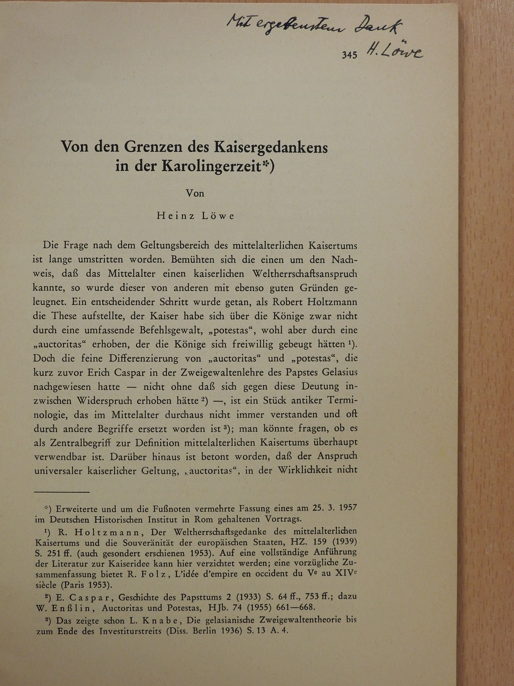 Heinz Löwe - Von den Grenzen des Kaisergedankens in der Karolingerzeit (dedikált példány) [antikvár]