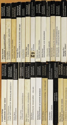 Bakay Kornél - "25 kötet a Magyar História sorozatból (nem teljes sorozat)" [antikvár]