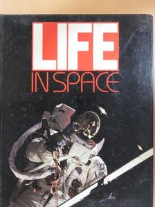 Life in Space [antikvár]