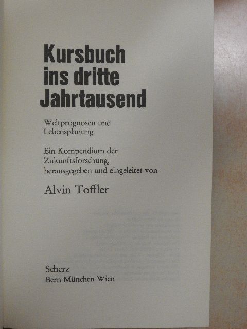 John McHale - Kursbuch ins dritte Jahrtausend [antikvár]