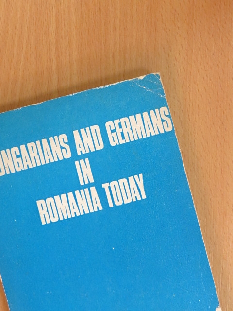 Andreas Weingärtner - Hungarians and Germans in Romania today [antikvár]