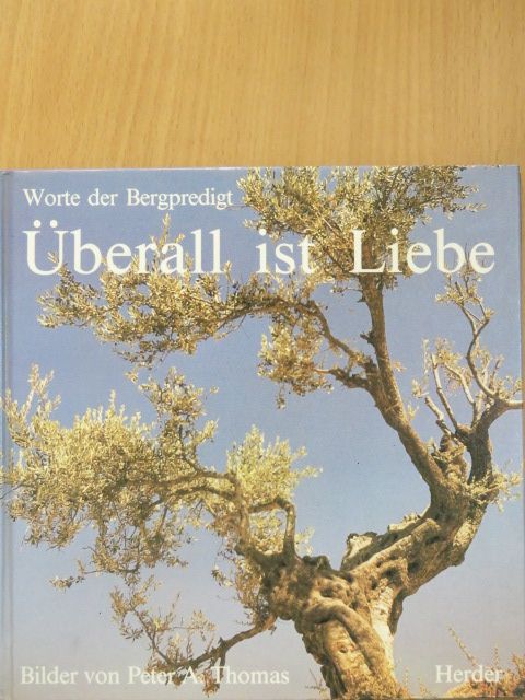 Überall ist Liebe [antikvár]