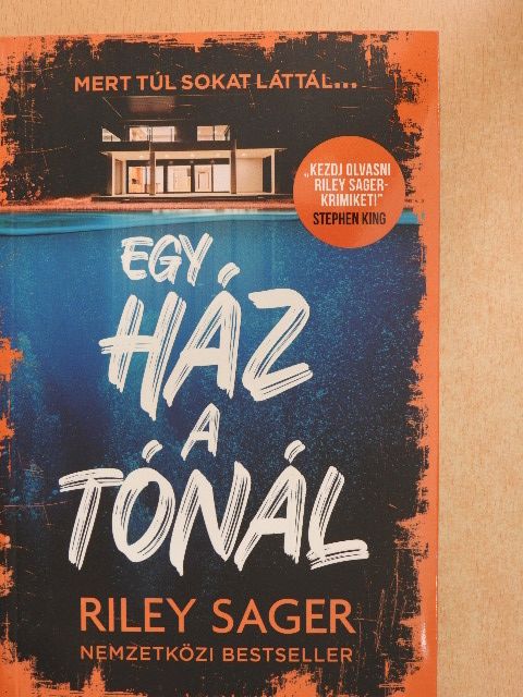 Riley Sager - Egy ház a tónál [antikvár]
