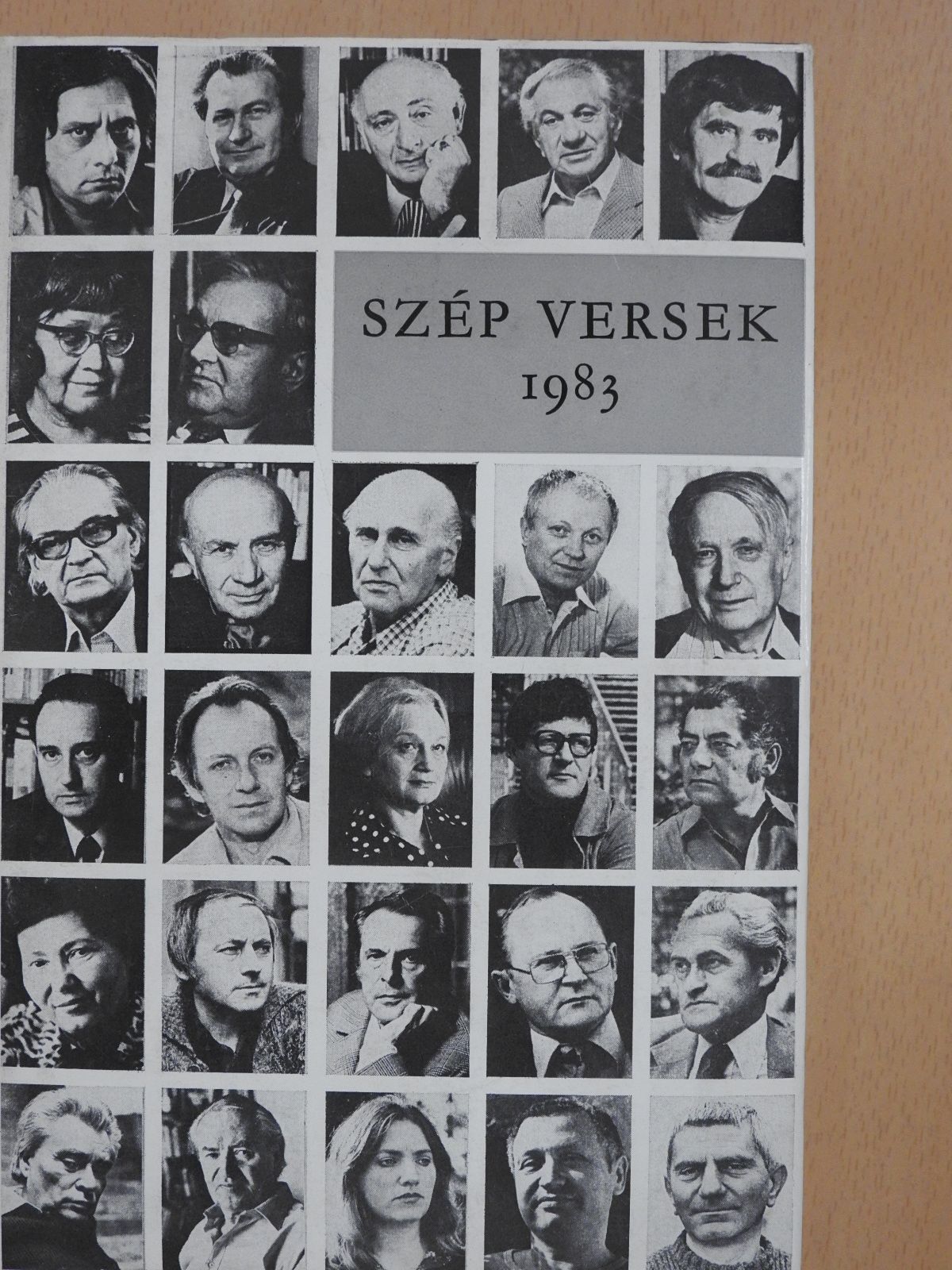Ágh István - Szép versek 1983 (dedikált példány) [antikvár]