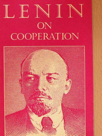 Vlagyimir Iljics Lenin - On Cooperation [antikvár]