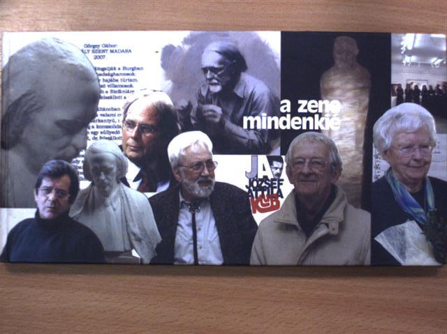 A zene mindenkié [antikvár]