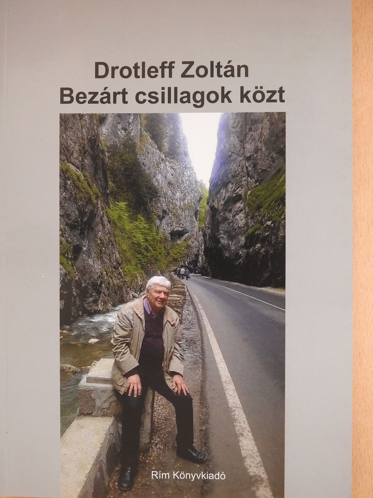 Drotleff Zoltán - Bezárt csillagok közt (dedikált példány) [antikvár]