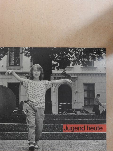 Volker Thomas - Jugend heute in Deutschland [antikvár]