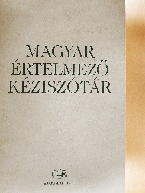 Magyar értelmező kéziszótár [antikvár]