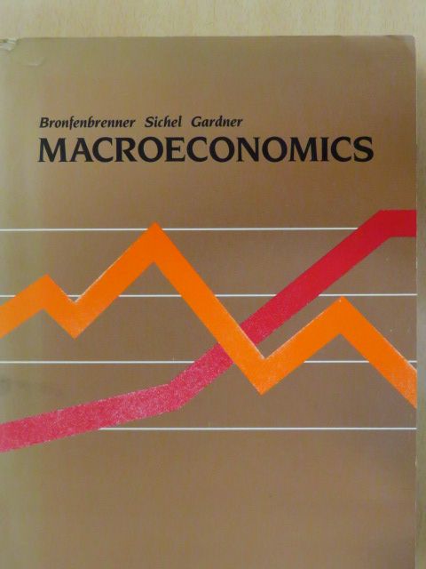 Martin Bronfenbrenner - Macroeconomics [antikvár]