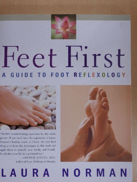 Laura Norman - Feet First [antikvár]