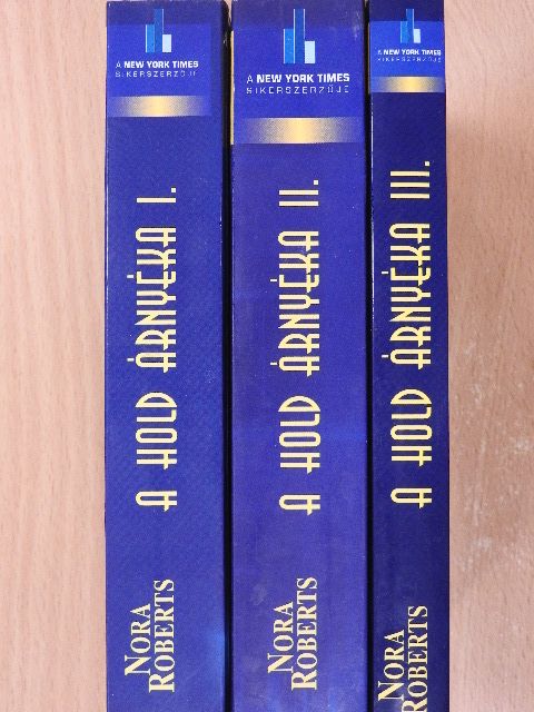 Nora Roberts - A Hold árnyéka I-III. [antikvár]