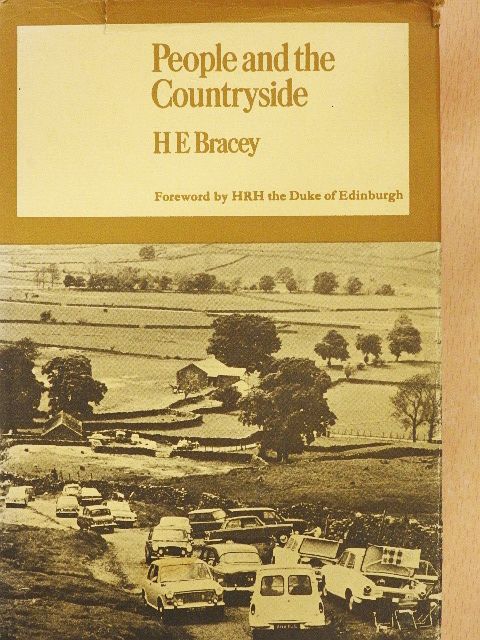 H. E. Bracey - People and the countryside [antikvár]