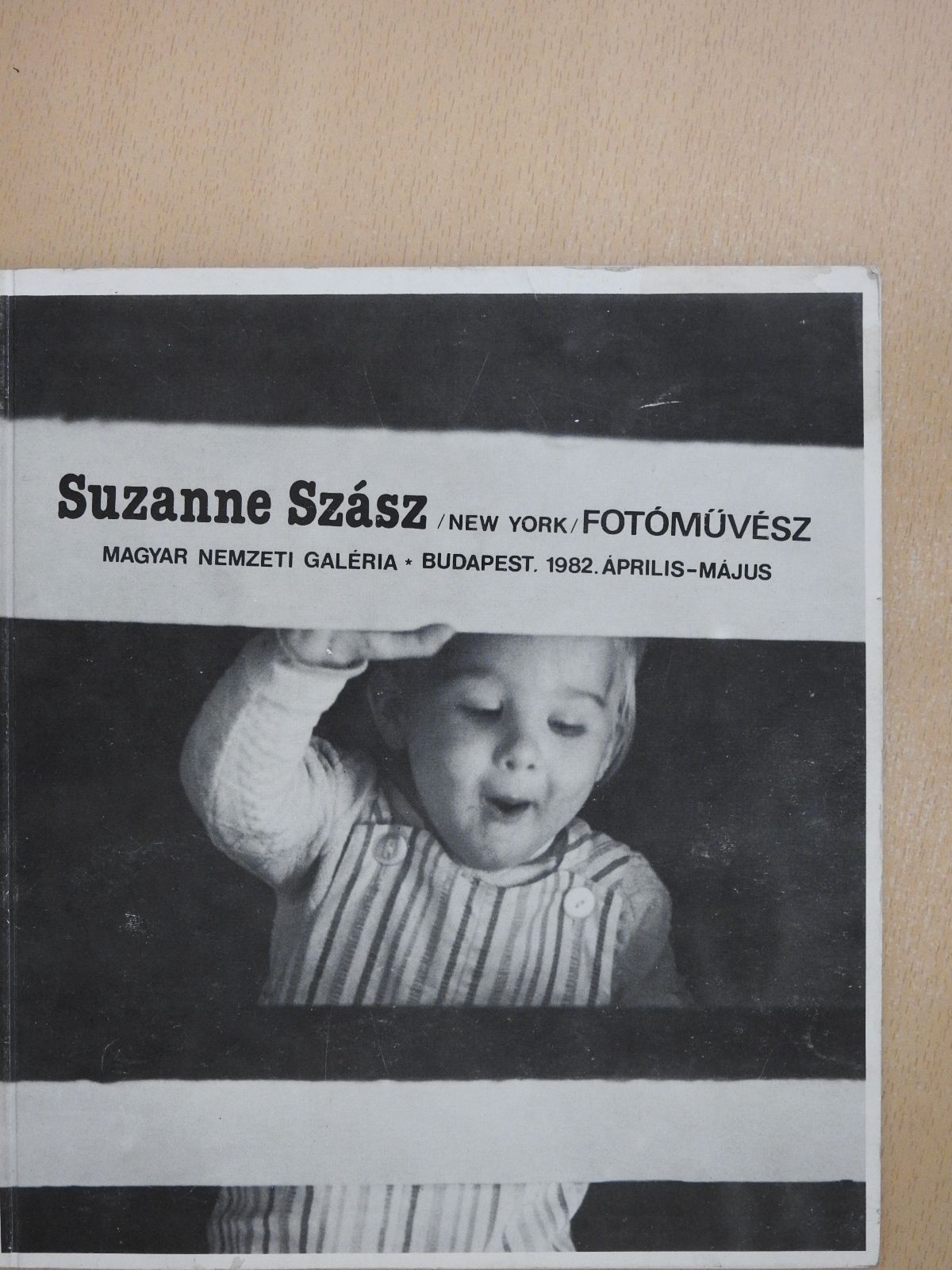 Suzanne Szász fotóművész (dedikált példány) [antikvár]