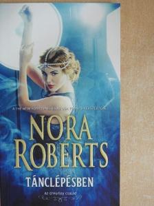 Nora Roberts - Tánclépésben [antikvár]