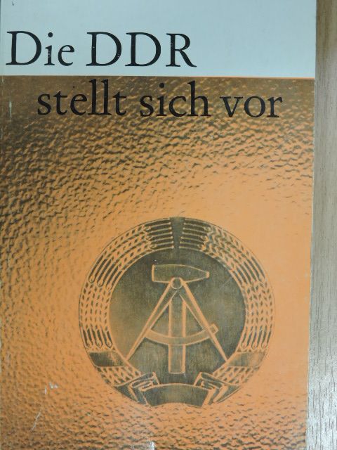 Dieter Grüneberg - Die DDR stellt sich vor [antikvár]