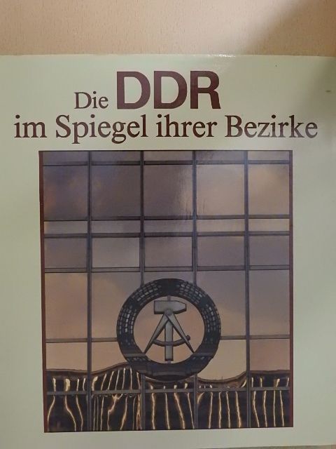 Gunter Clemens - Die DDR im Spiegel ihrer Bezirke [antikvár]