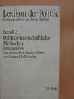 Dieter Nohlen - Politikwissenschaftliche Methoden [antikvár]